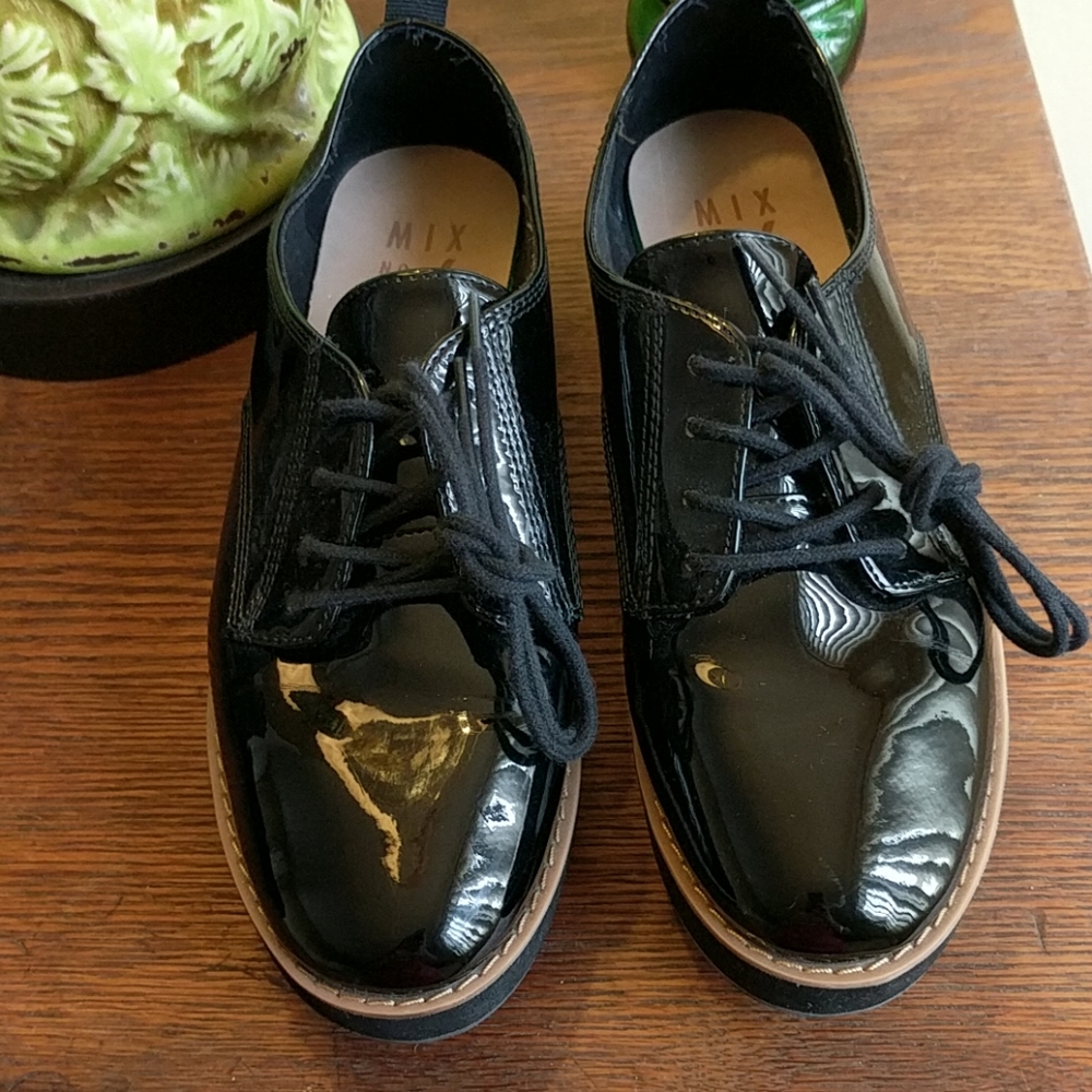 Black shoes